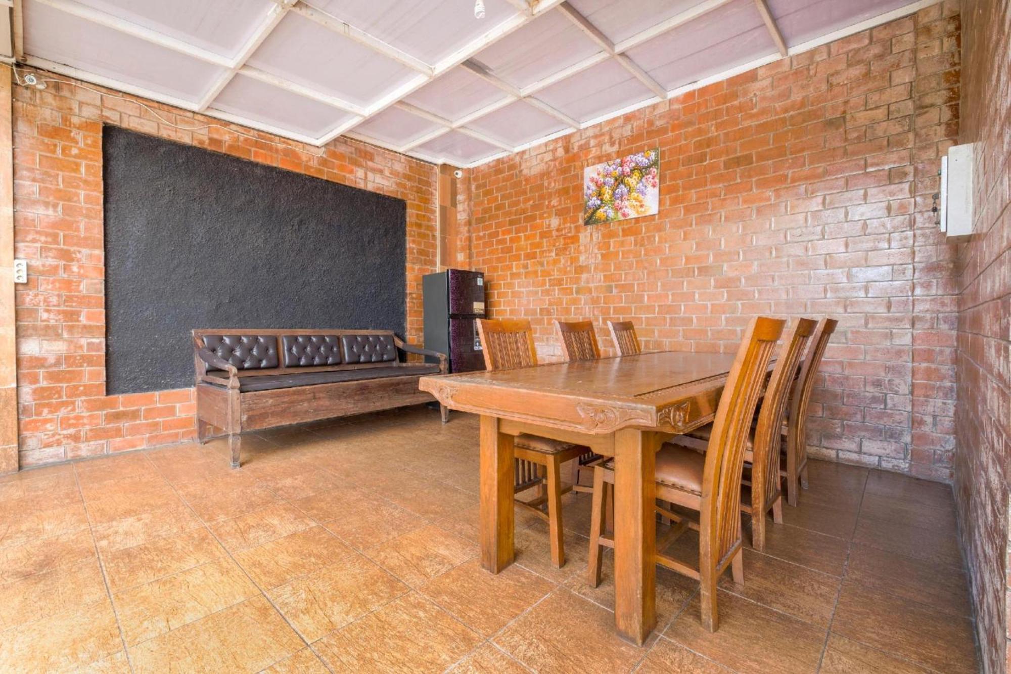 Hotel O Prambanan Near Prambanan Temple Екстер'єр фото