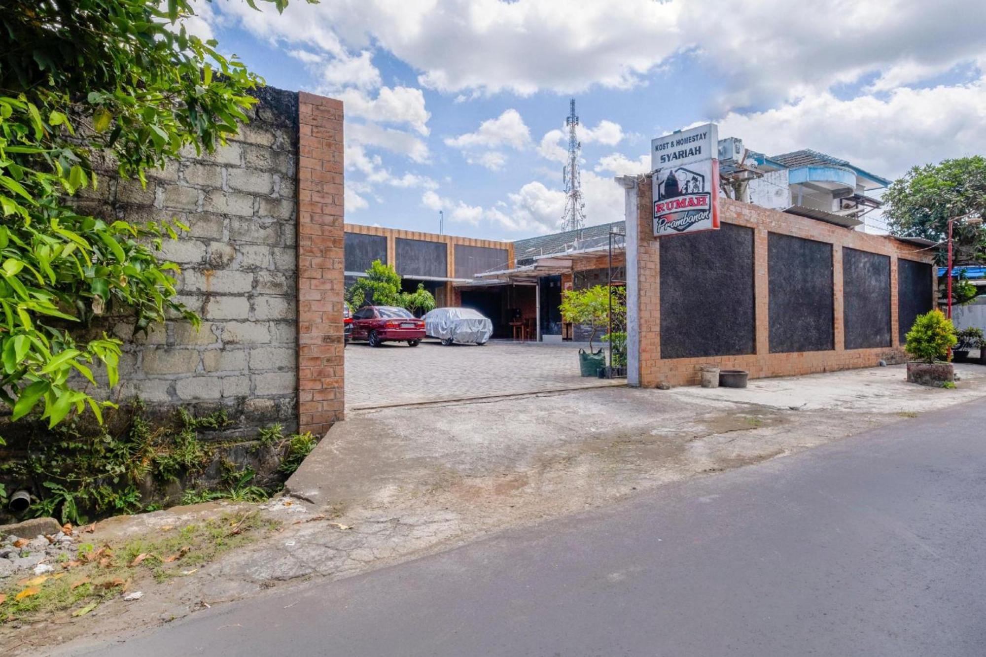 Hotel O Prambanan Near Prambanan Temple Екстер'єр фото