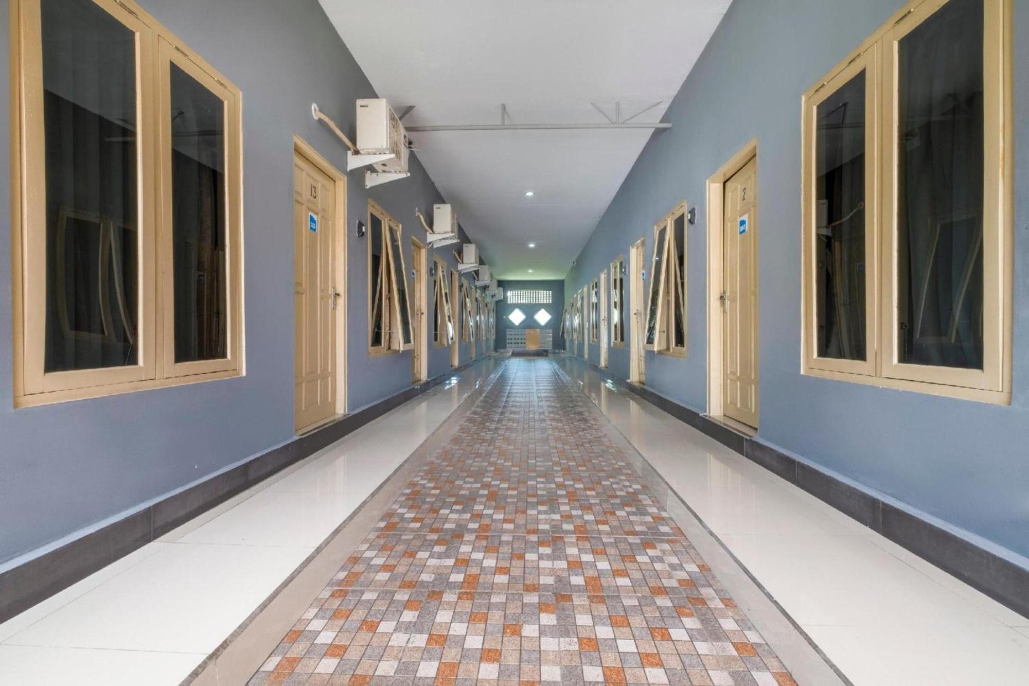 Hotel O Prambanan Near Prambanan Temple Екстер'єр фото